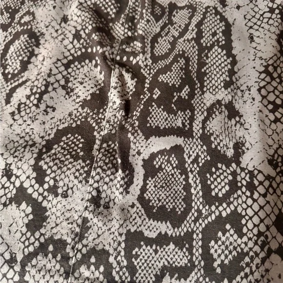 Lysse Women’s Snake Print Above the Knee Skirt Sz XL - Picture 3 of 4